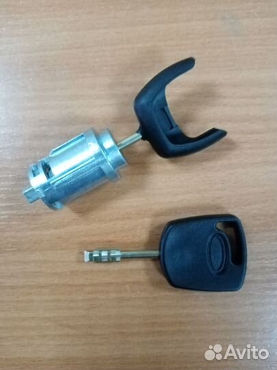 Личинка замка двери форд мондео 3 с двумя ключами