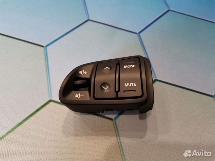 Кнопки управления магнитолой и круиз контроль киа