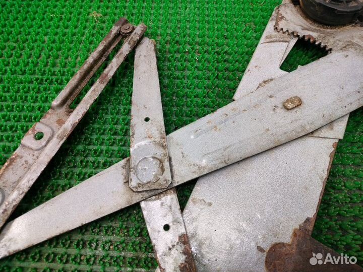 Стеклоподъемник передний правый Лада 2108 1999