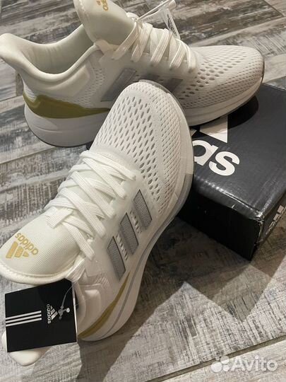 Кроссовки adidas