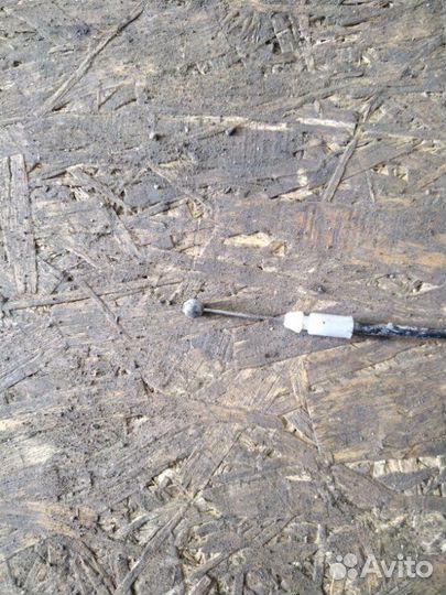 Трос капота Toyota Corolla ZRE180 1ZR-FE 2014