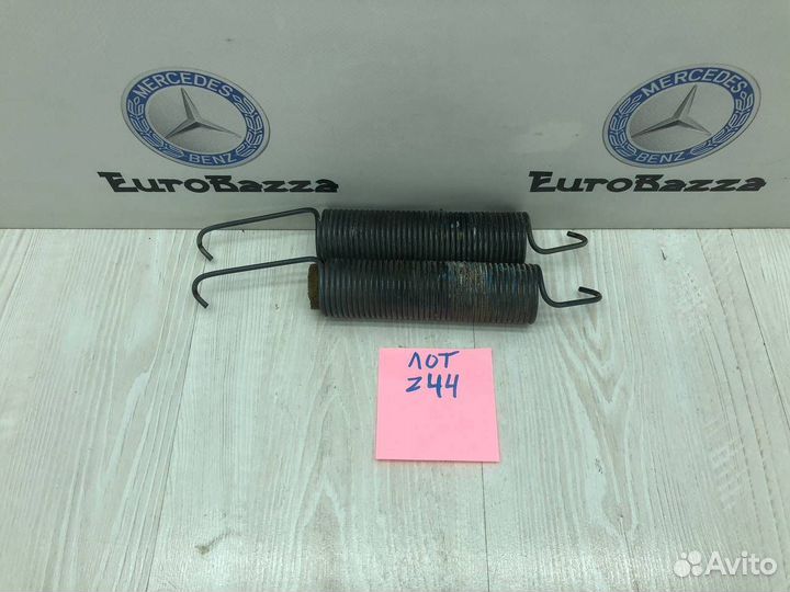Пружина крышки багажника Mercedes W210