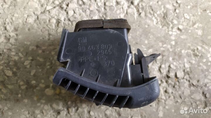 Дефлектор правый Опель вектра б