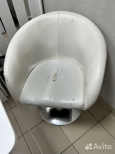 Стул для мастера парикмахера