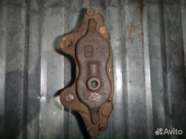 Суппорт 4Runner/HiLux (89-01) перед. L б\у