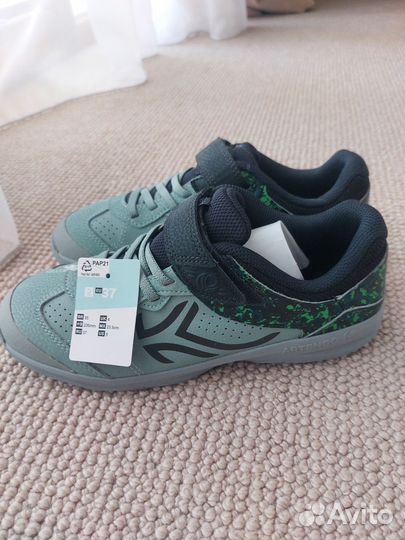 Теннисные кроссовки