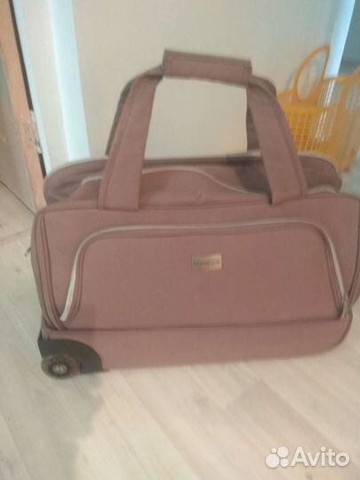 Спортивная сумка дорожная на колесиках