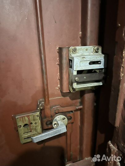 Отдам дверь