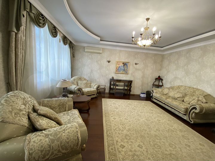 4-к. квартира, 155 м², 3/5 эт.