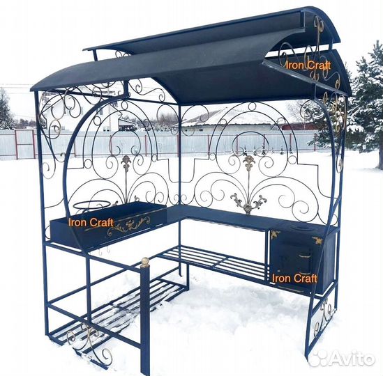 Мангал с крышей