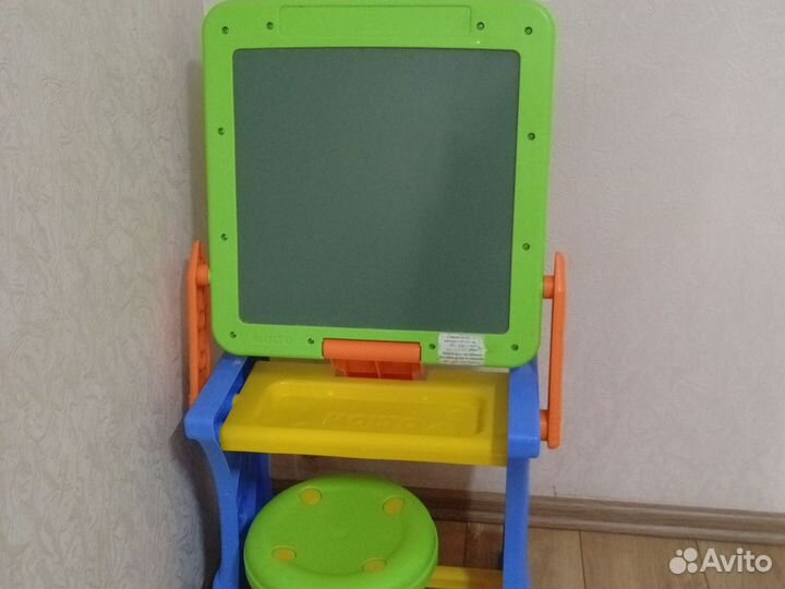 Стол для занятий и рисования