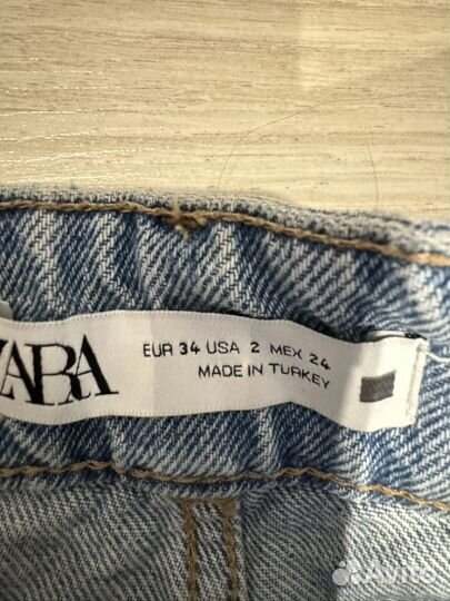 Джинсы zara