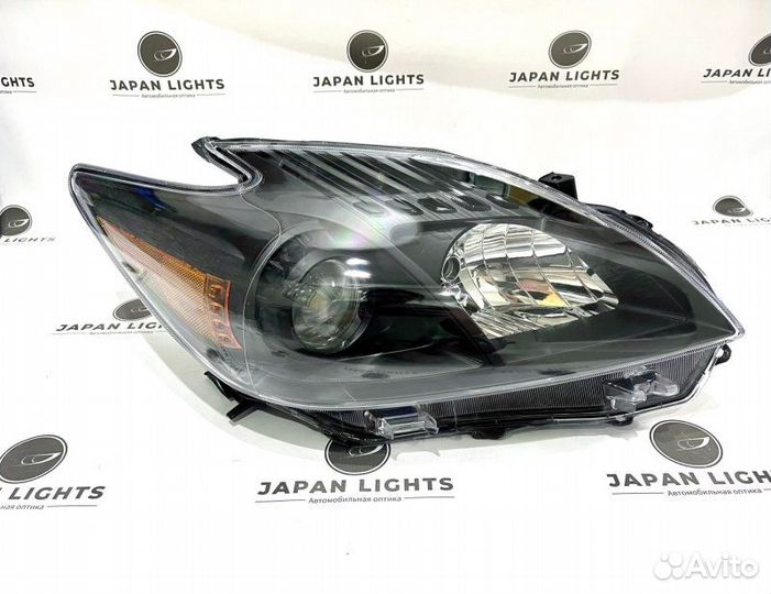 Фары линзовые черные передние Toyota Prius 30