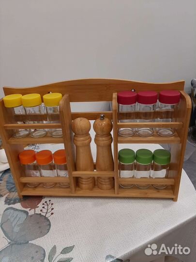 Полочка с баночками для специй