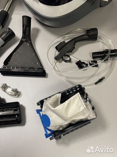 Моющий пылесос Bosch BWD41740