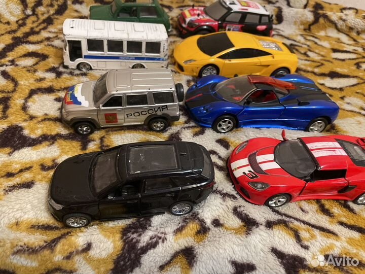 Игрушки металлические машины