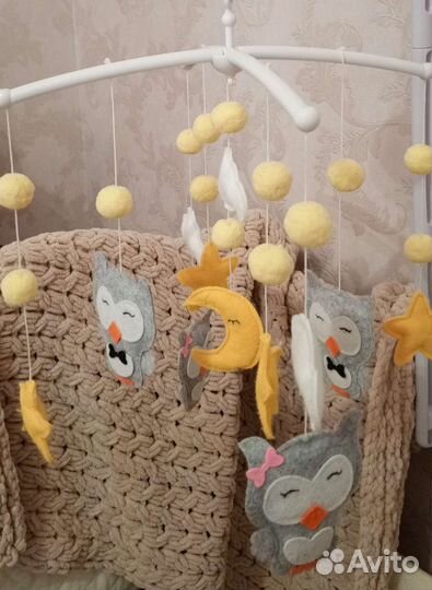 Мобиль на кроватку из фетра