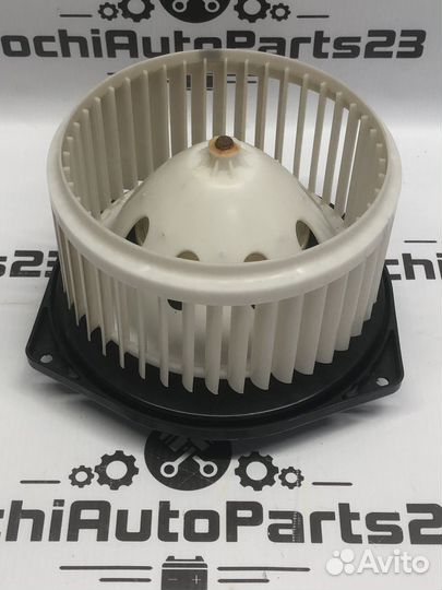 Моторчик вентелятора печки Infiniti Q50 V37