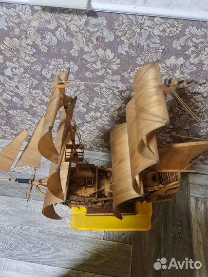Модель корабля из дерева