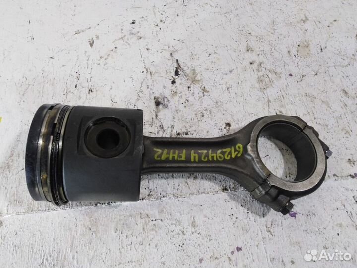 Поршень с шатуном Вольво