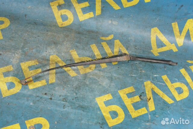 Поводок дворника Toyota Avensis