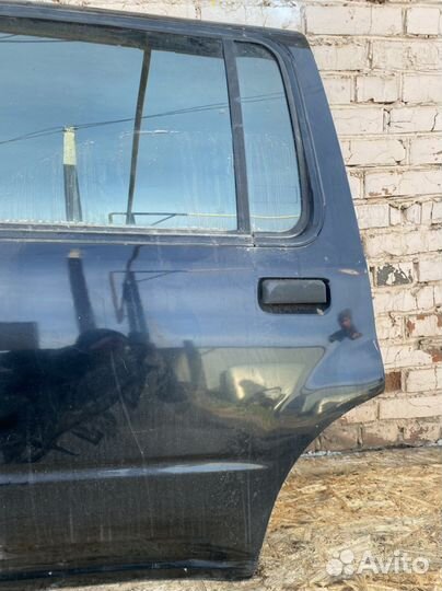 Задняя левая дверь Ford Explorer 1