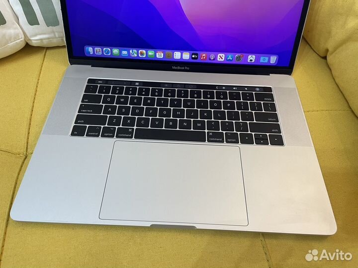 Apple macbook pro 15 2017 Silver intel Core i7