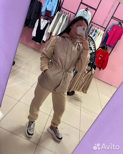 Костюмы тройка: брюки, толстовка, жилет. В наличии