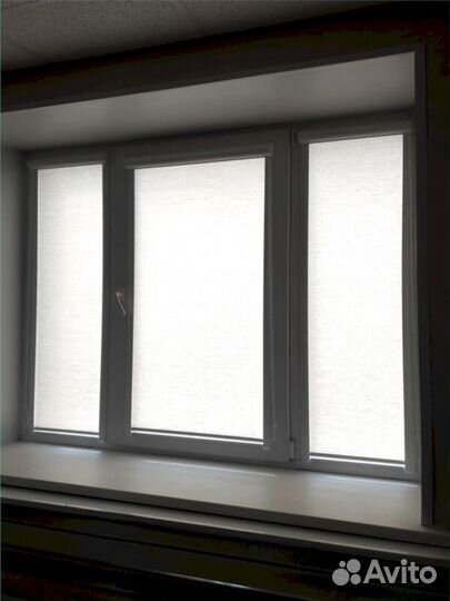 Рулонная штора на окно