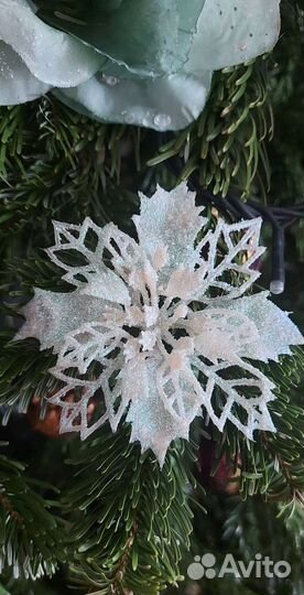 Цветы пуансеттии,декор