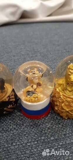 Коллекция шаров со снегом знаки зодиака