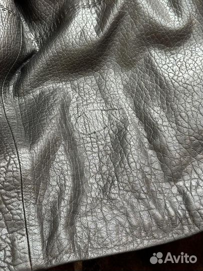 Ремонт порывов и подгонка кожаных изделий