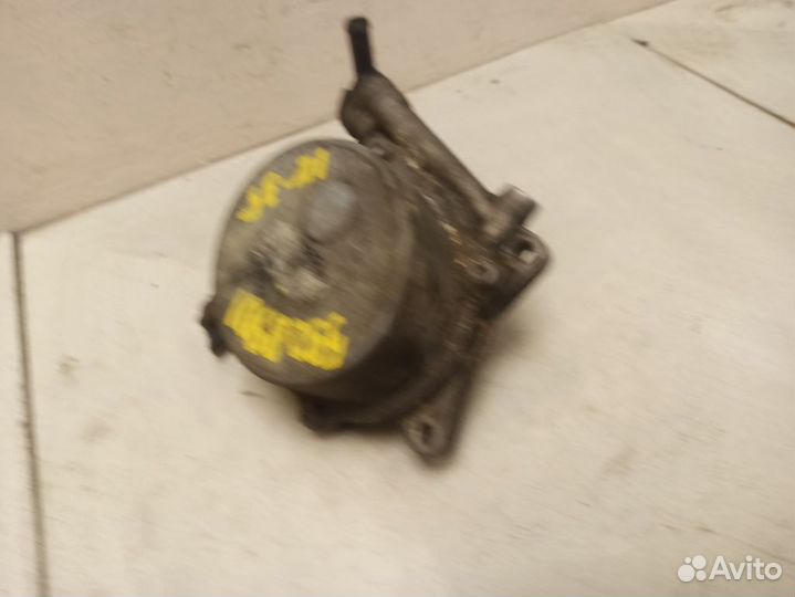 Вакуумный насос двигателя