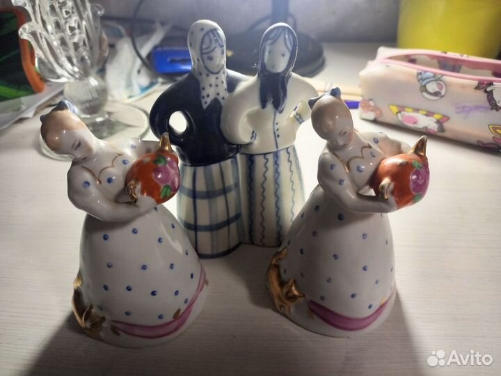 Статуэтки СССР девушка с чайником, гжель кумушки