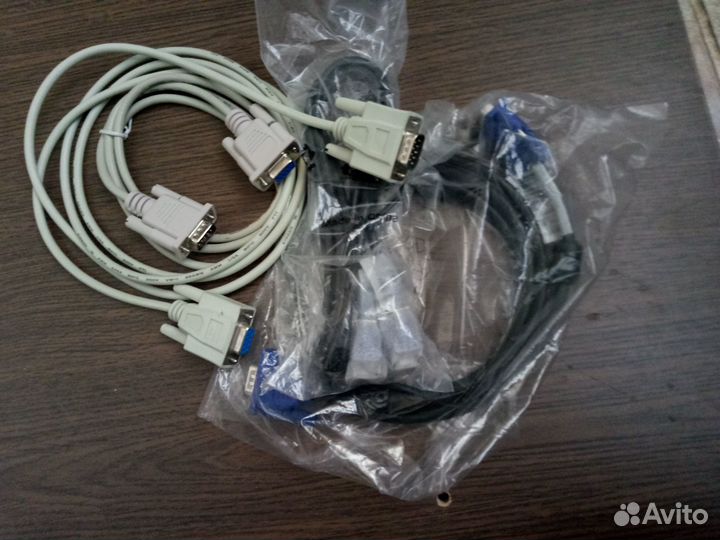 Кабель VGA и DVI для подключения монитора
