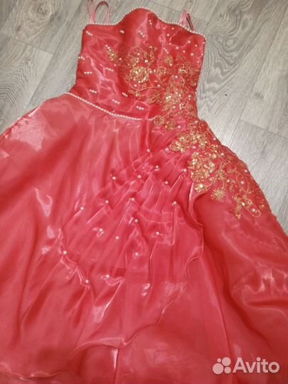 Нарядное пышное Платье для девочки 8-10 л