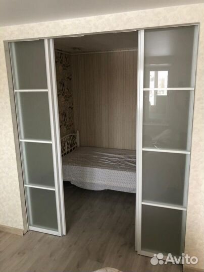 Стеклянная перегородка