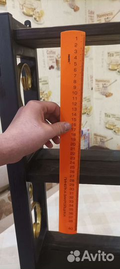 Полка из дерева и железа