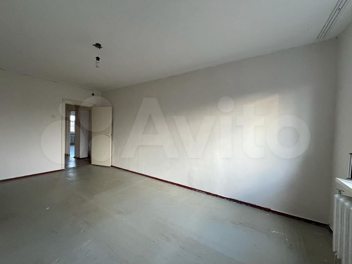 3-к. квартира, 70,1 м², 1/3 эт.