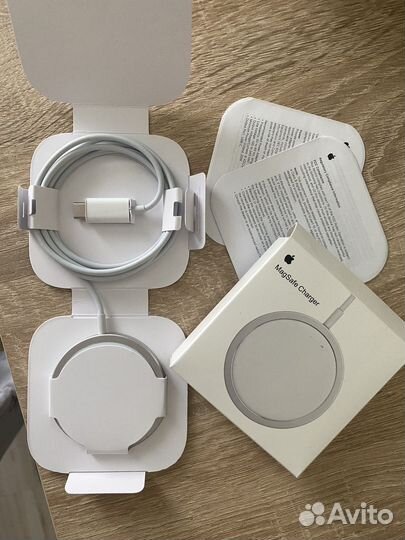 Беспроводная зарядка magsafe