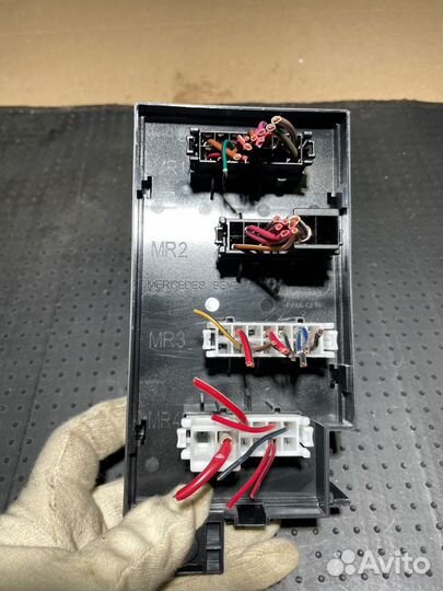 Блок предохранителей передний Mercedes-Benz