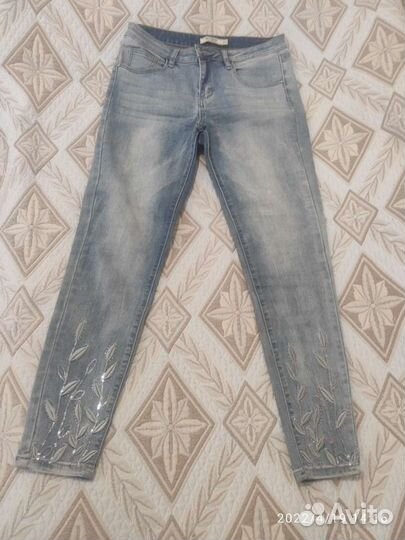 Джинсы женские