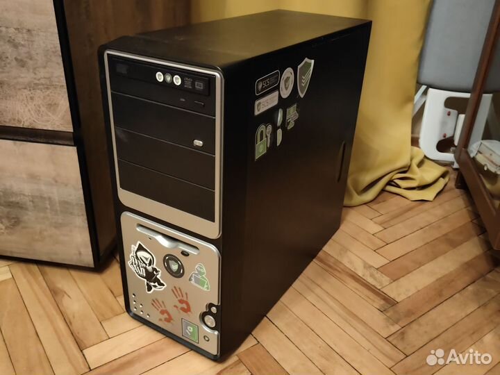 Игровой системный блок с монитором