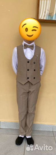 Костюм тройка