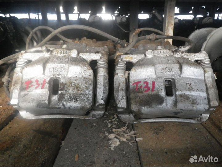 Суппорт передний Nissan X-Trail