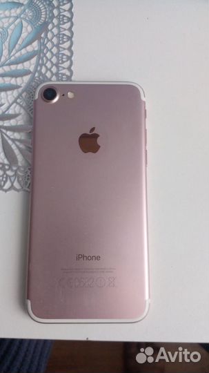 Телефон iPhone 7
