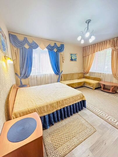 Комната 45 м² в 5-к., 1/2 эт.