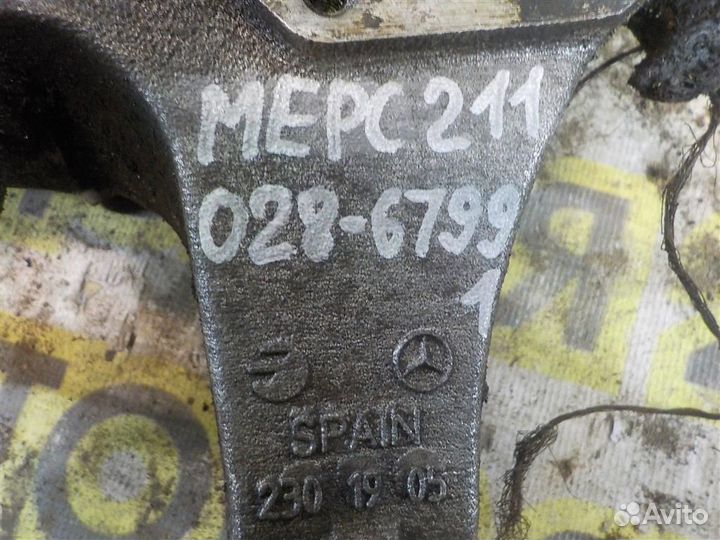 Кулак поворотный задний правый Mercedes Benz E-Cl