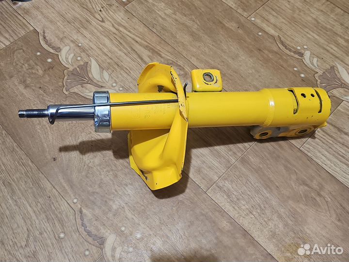 Стойки передние Lancer 10