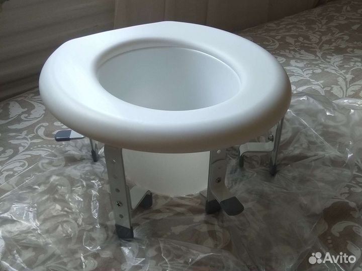 Насадка на унитаз для инвалидов